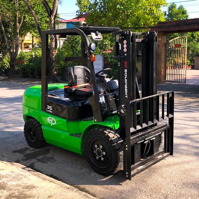 Mang khung hình chắc chắn của xe dầu