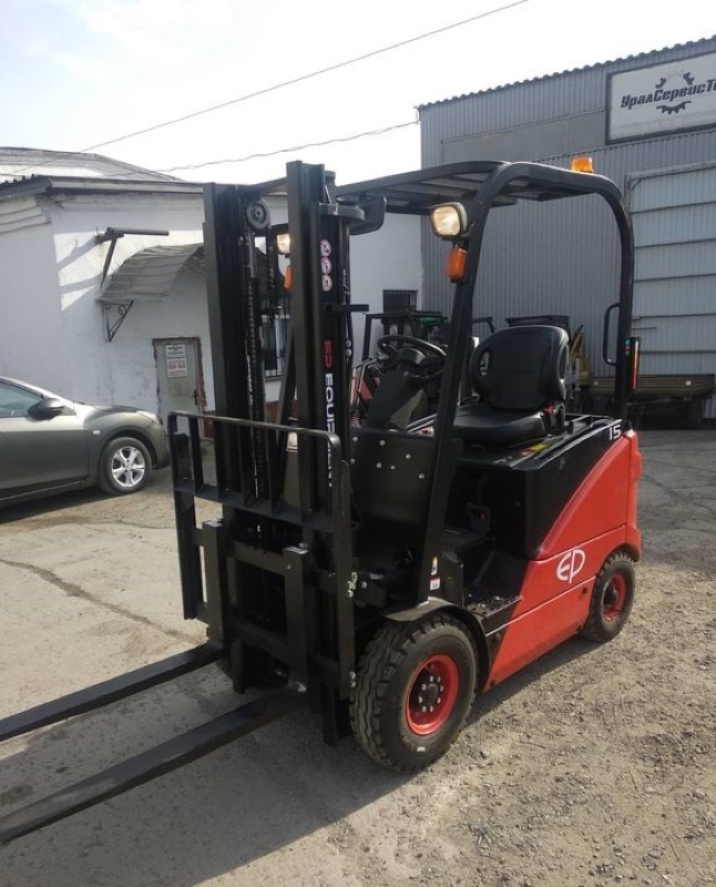 Xe nâng điện ngồi lái CPD15FJ5