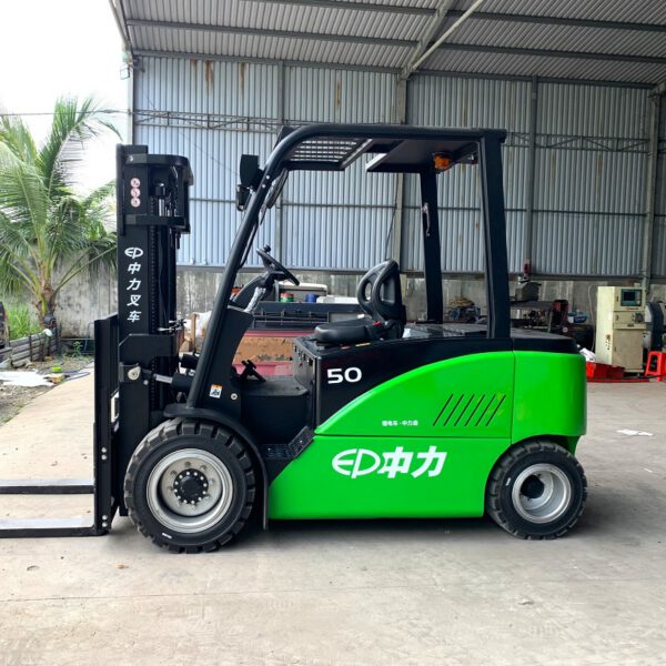 Xe nâng điện ngồi lái CPD50F8