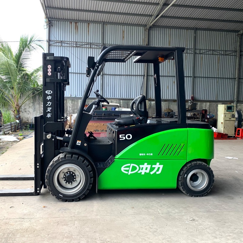 Xe nâng điện ngồi lái CPD50F8